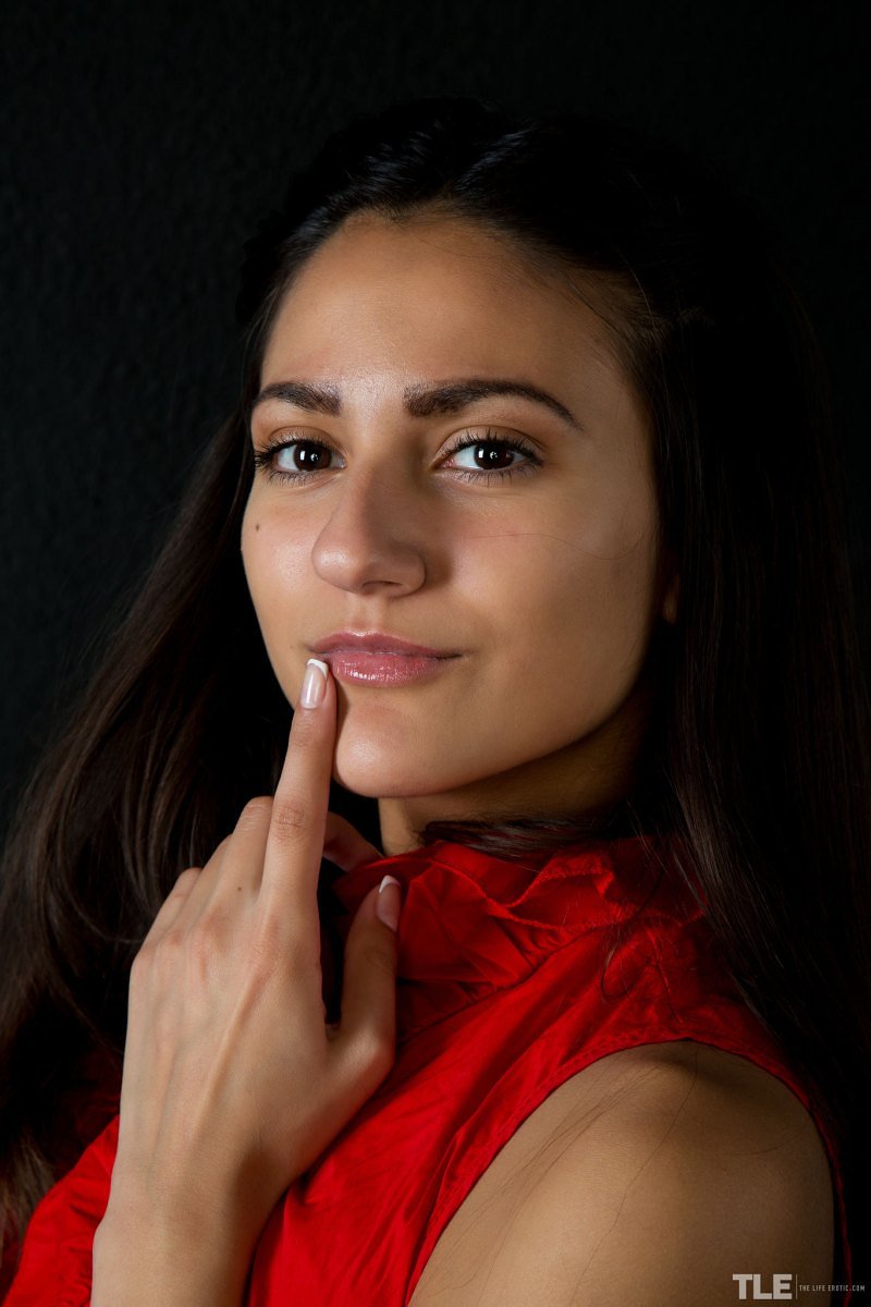 Амина, 21